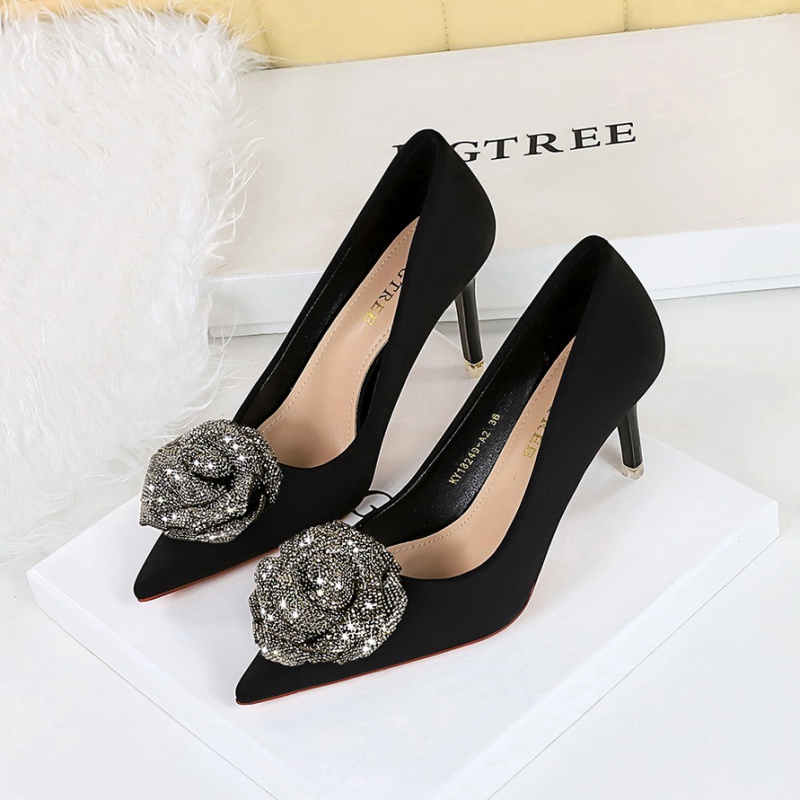 Satin low flowers rhinestone banquet high-heeled shoes for women