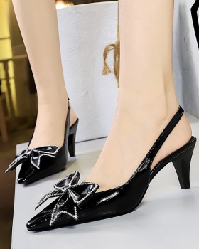 Low rhinestone hollow bow European style shoes