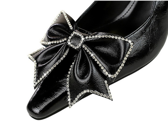 Low rhinestone hollow bow European style shoes