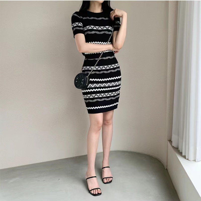 Fashion Korean style knitted mixed colors skirt a set