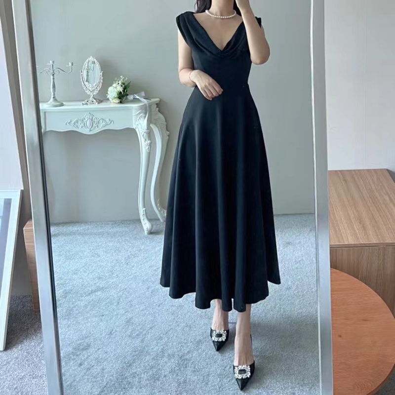 Long sexy V-neck chanelstyle slim light luxury dress