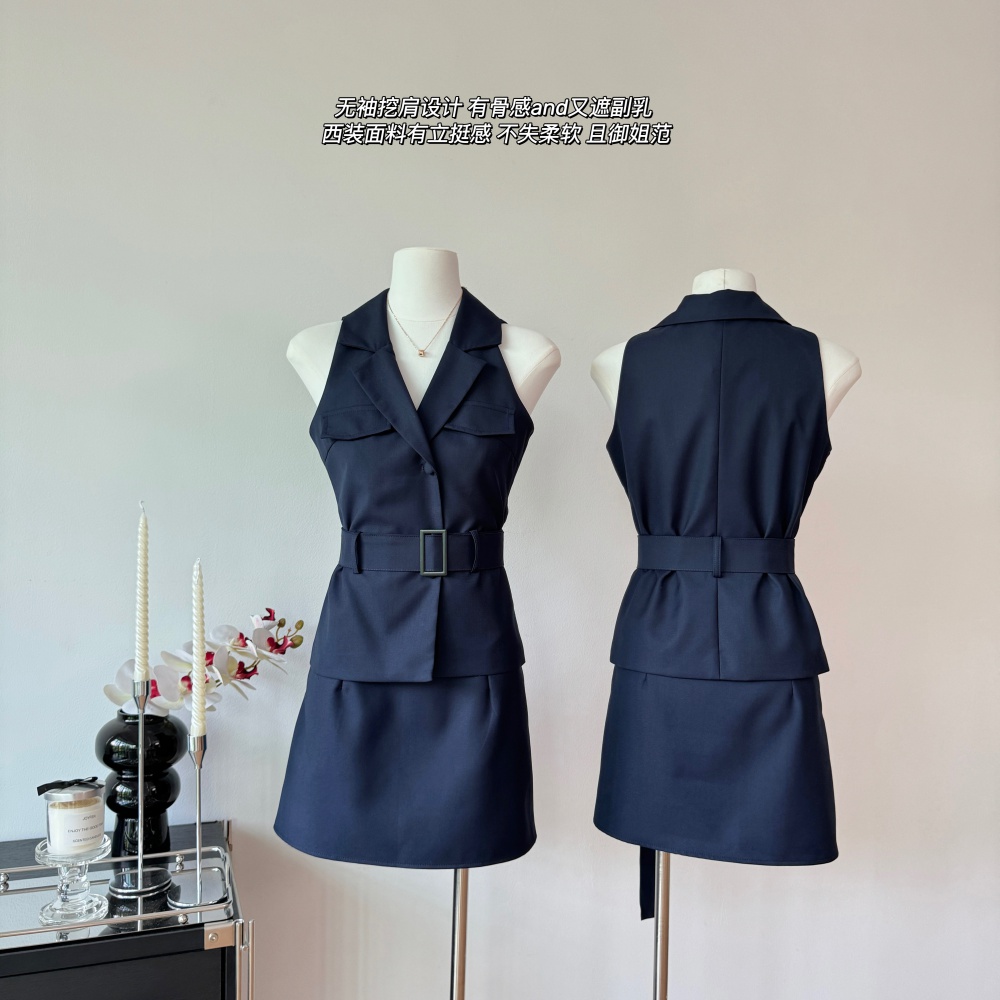 Navy-blue pinched waist vest A-line waistcoat