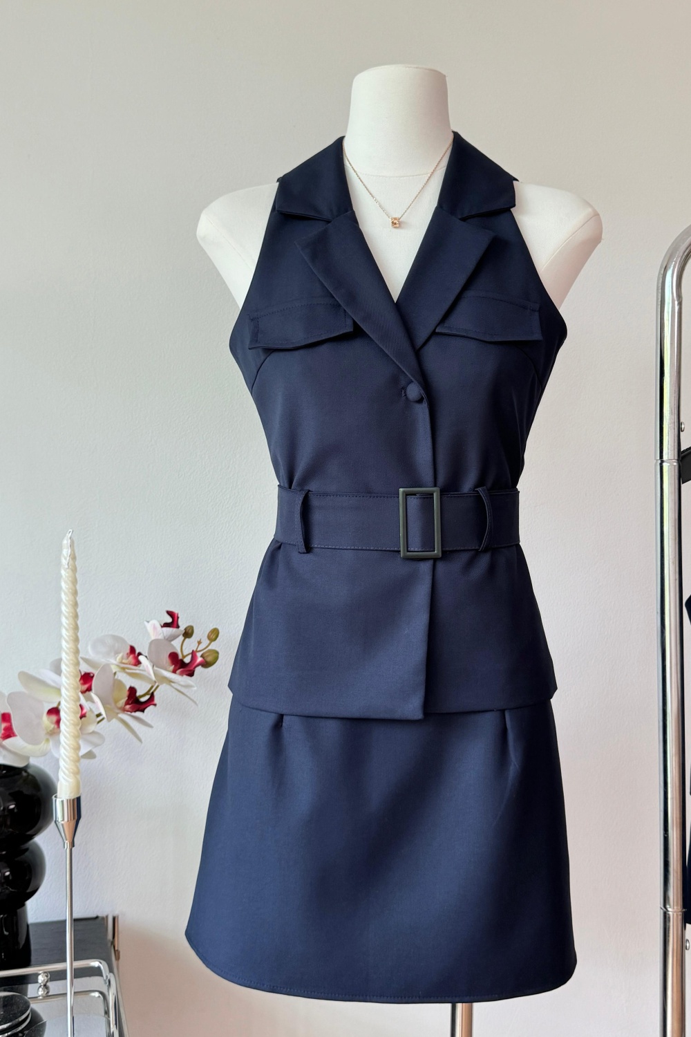 Navy-blue pinched waist vest A-line waistcoat