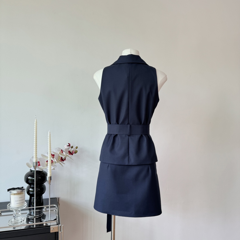 Navy-blue pinched waist vest A-line waistcoat