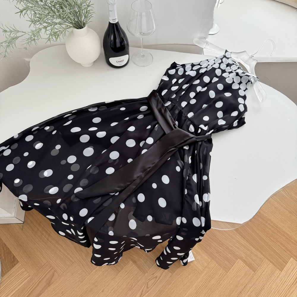 Strapless sleeveless pinched waist frenum polka dot dress