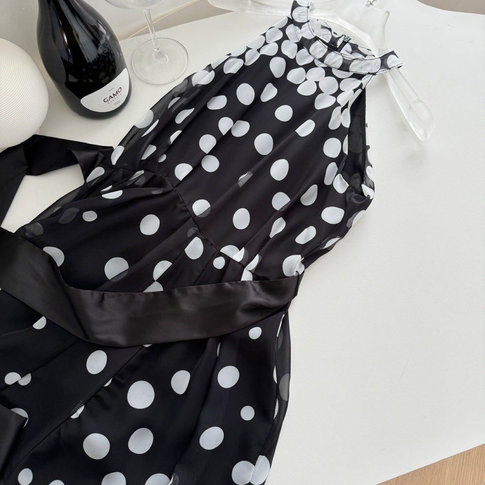 Strapless sleeveless pinched waist frenum polka dot dress