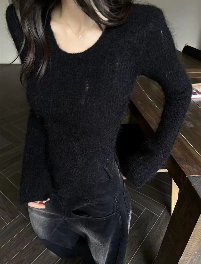 Autumn and winter tight tops inside the ride irregular sweater