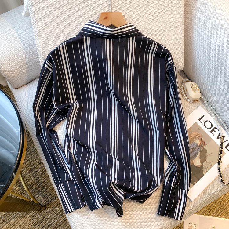 Vertical stripes autumn retro loose shirt for women