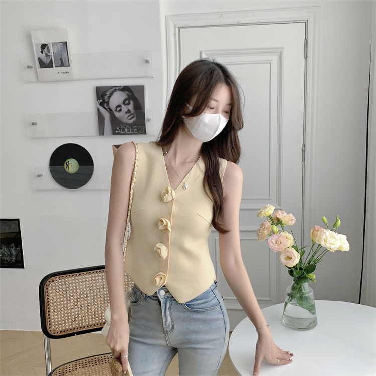 V-neck slim stereoscopic sleeveless knitted flowers vest