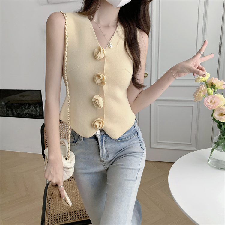 V-neck slim stereoscopic sleeveless knitted flowers vest