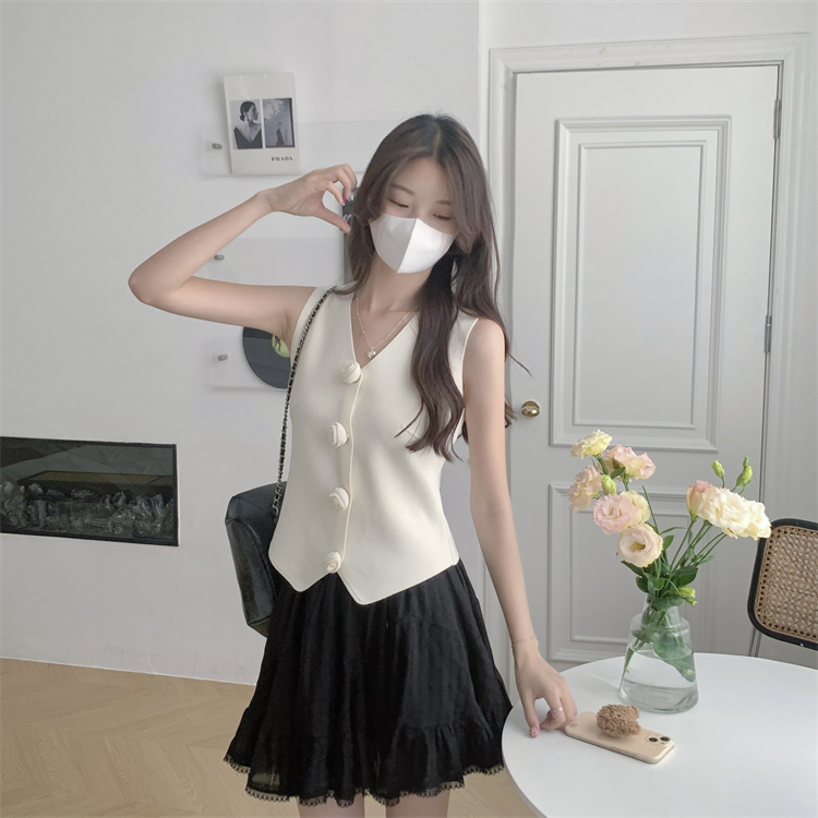 V-neck slim stereoscopic sleeveless knitted flowers vest