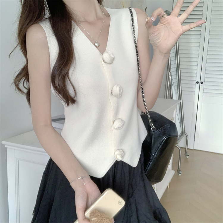 V-neck slim stereoscopic sleeveless knitted flowers vest