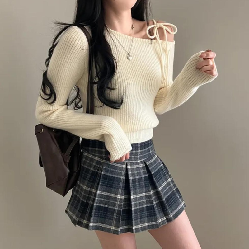 Korean style irregular frenum temperament sweater