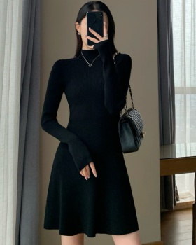 Short knitted dress inside the ride overcoat for women