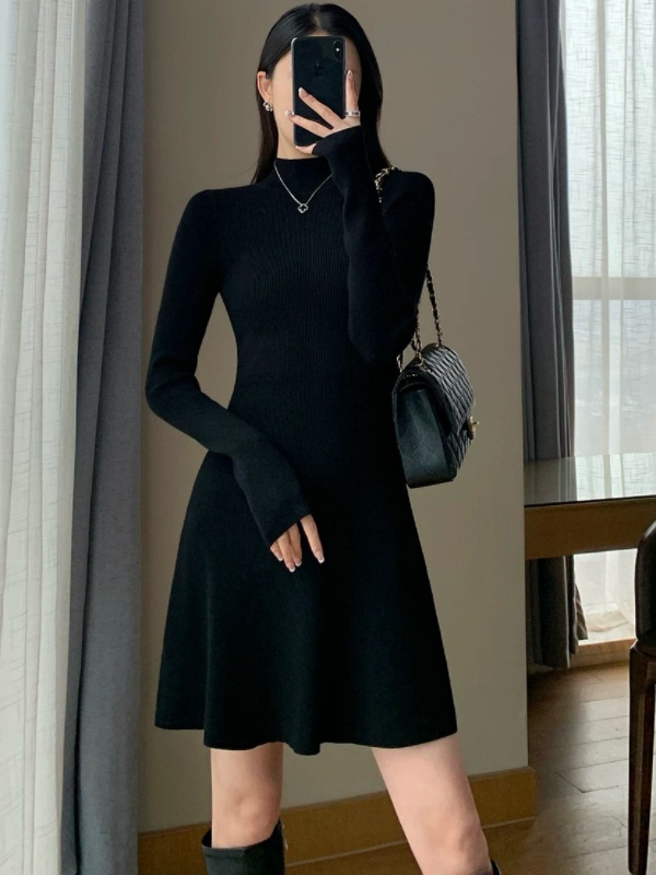 Short knitted dress inside the ride overcoat for women