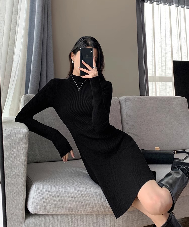 Short knitted dress inside the ride overcoat for women