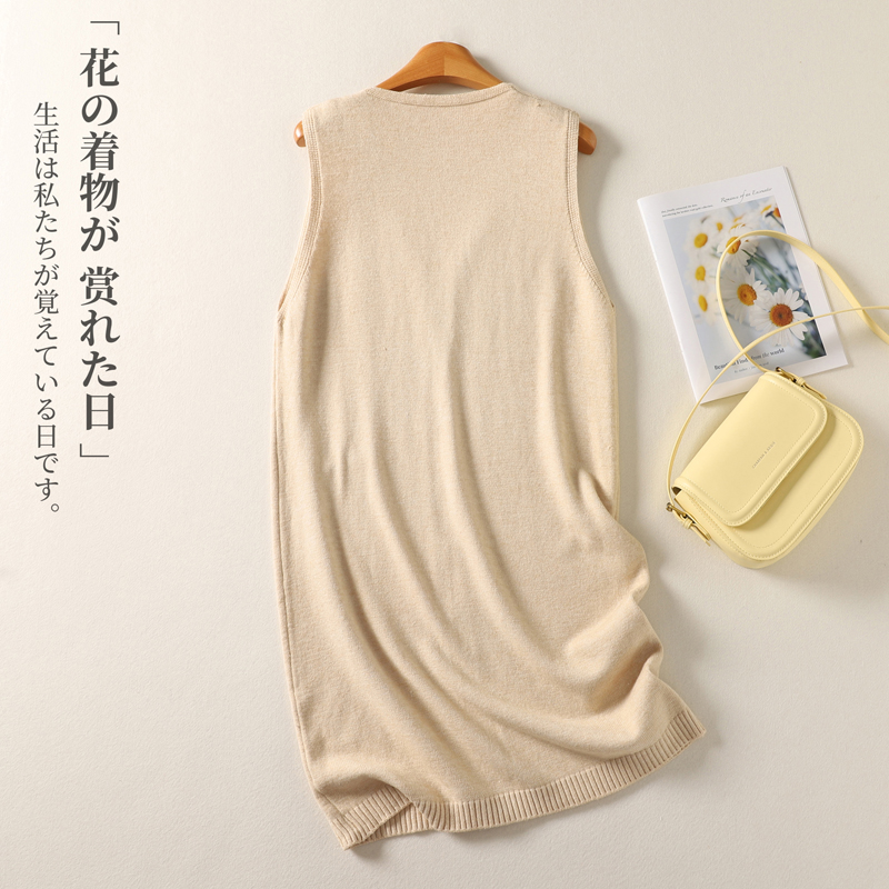 Simple sleeveless dress V-neck dress for women