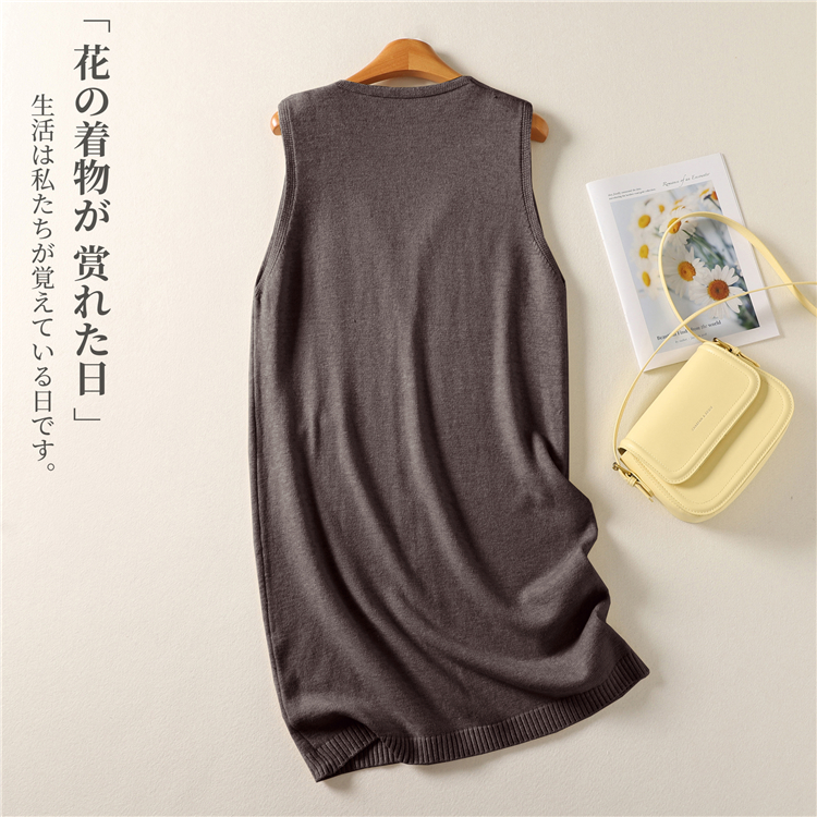 Simple sleeveless dress V-neck dress for women