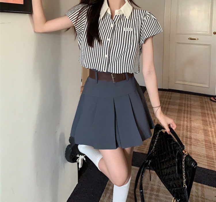 Small fellow A-line with belt high waist niche skirt