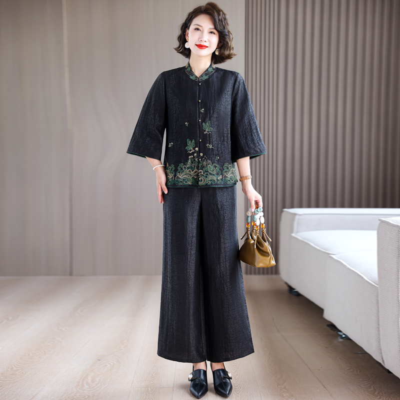 Real silk summer Chinese style embroidery tops a set