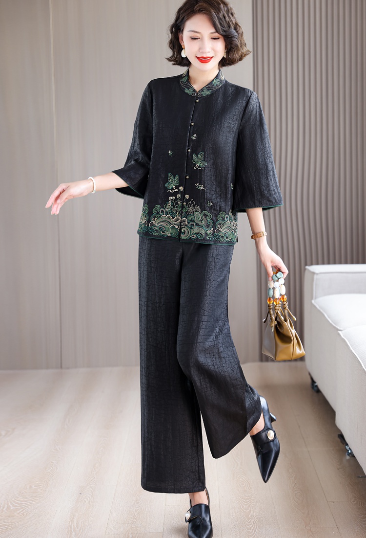 Real silk summer Chinese style embroidery tops a set