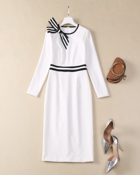 Round neck pinched waist bow dress for women