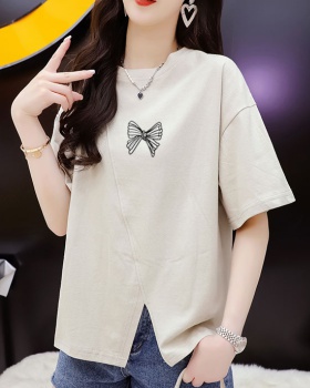 Split short sleeve small fellow T-shirt for women