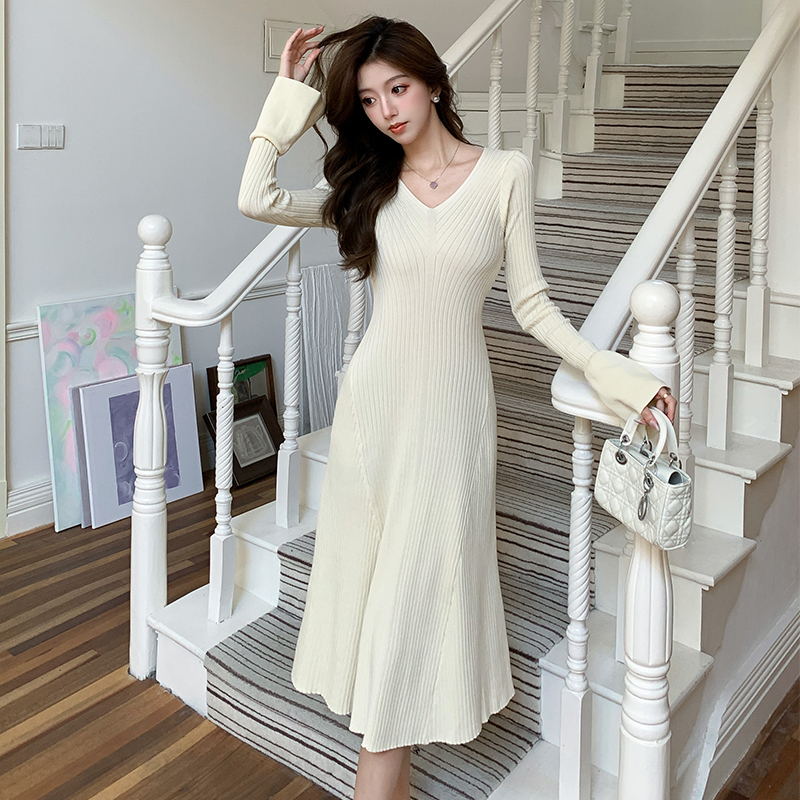 Inside the ride V-neck long dress autumn dress