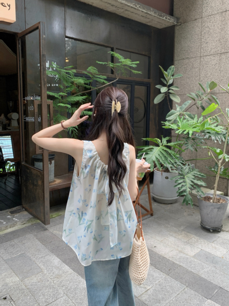 Sleeveless wears outside vest refreshing tops for women