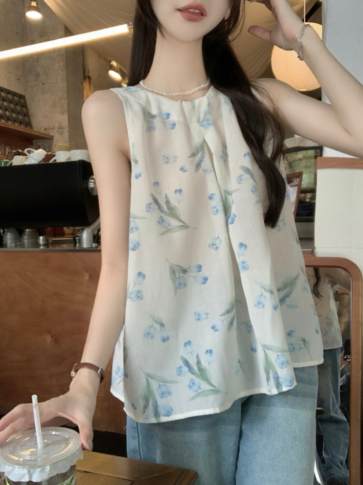 Sleeveless wears outside vest refreshing tops for women