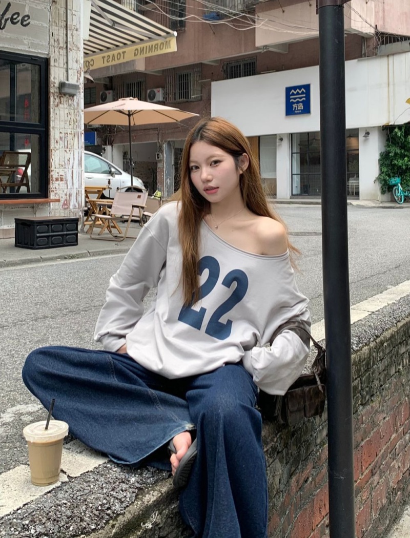 Printing lazy letters loose retro sloping shoulder hoodie