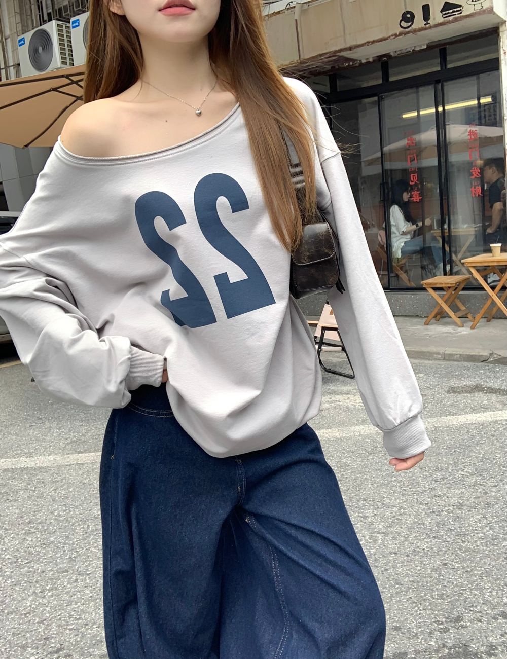 Printing lazy letters loose retro sloping shoulder hoodie