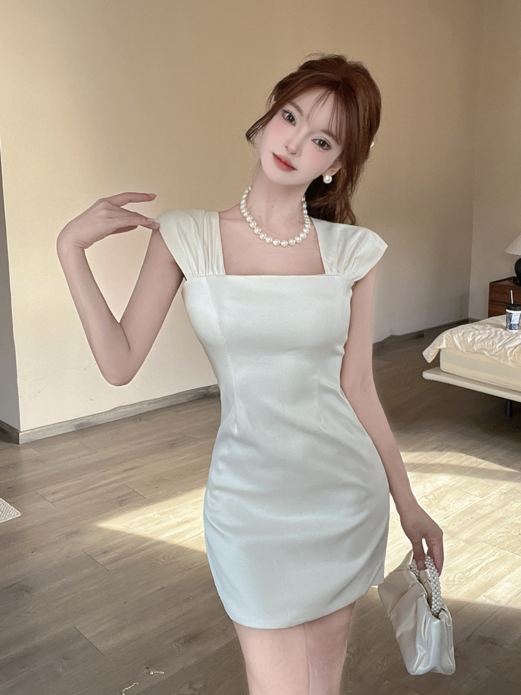 Pinched waist white T-back sexy package hip dress for women