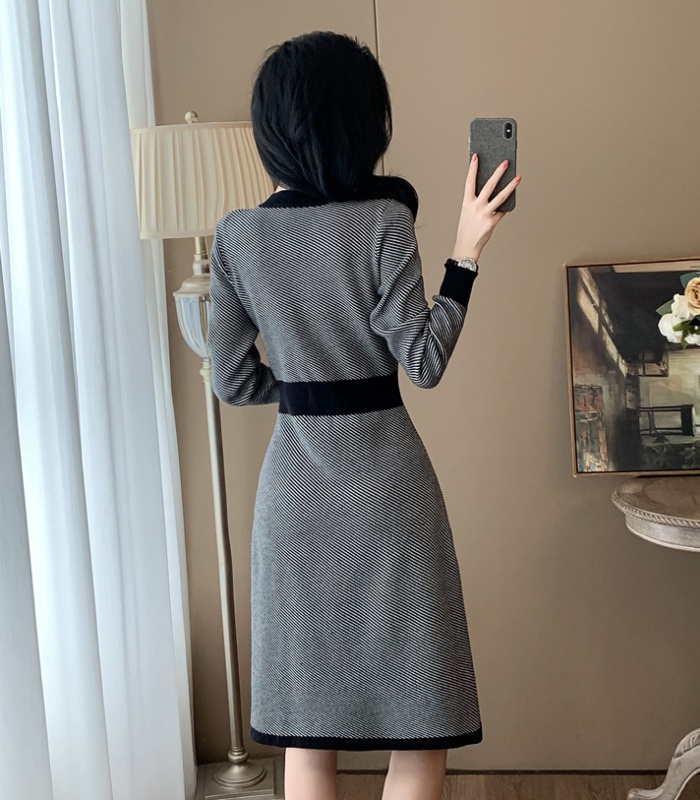 Slim temperament sweater dress long inside the ride dress