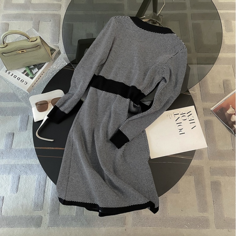 Slim temperament sweater dress long inside the ride dress