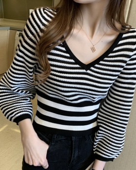 Black Korean style short sweater autumn V-neck tops for women