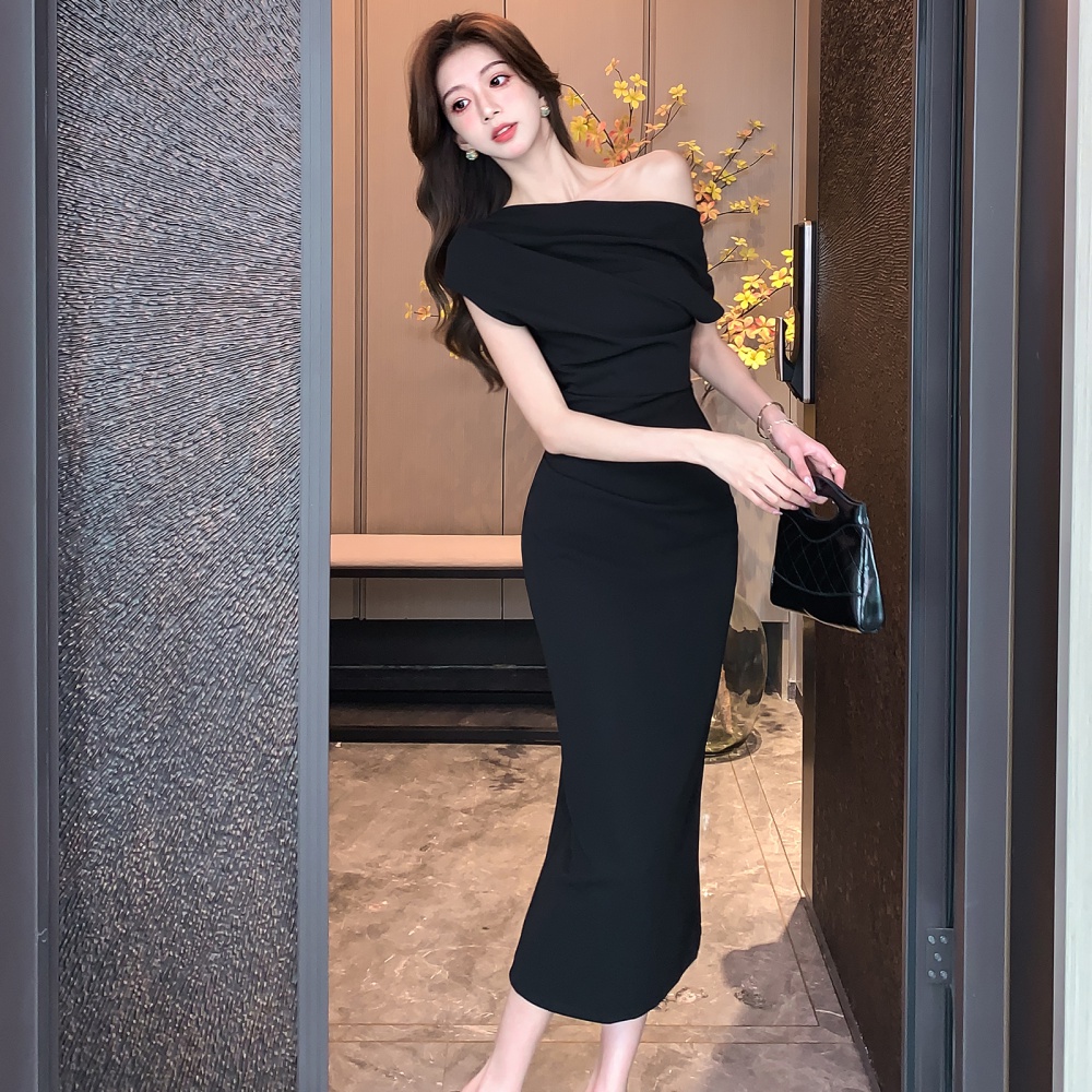 Sloping shoulder package hip pinched waist dress for women