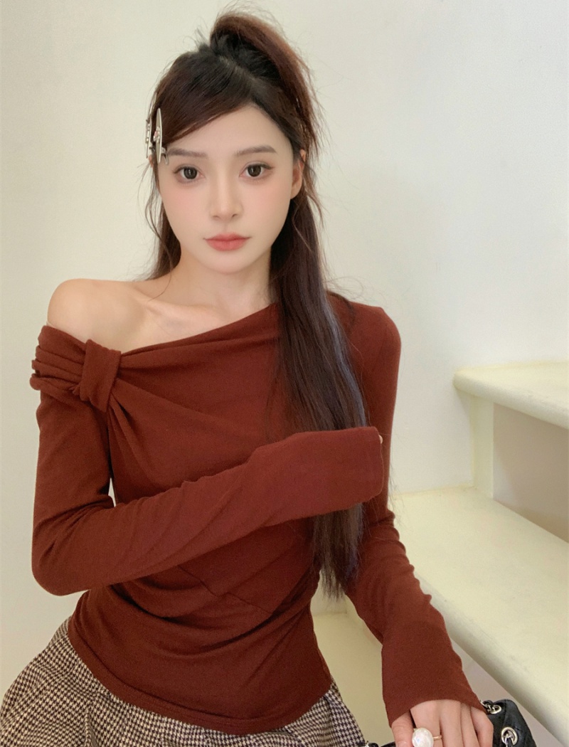 Unique bottoming slim flat shoulder T-shirt