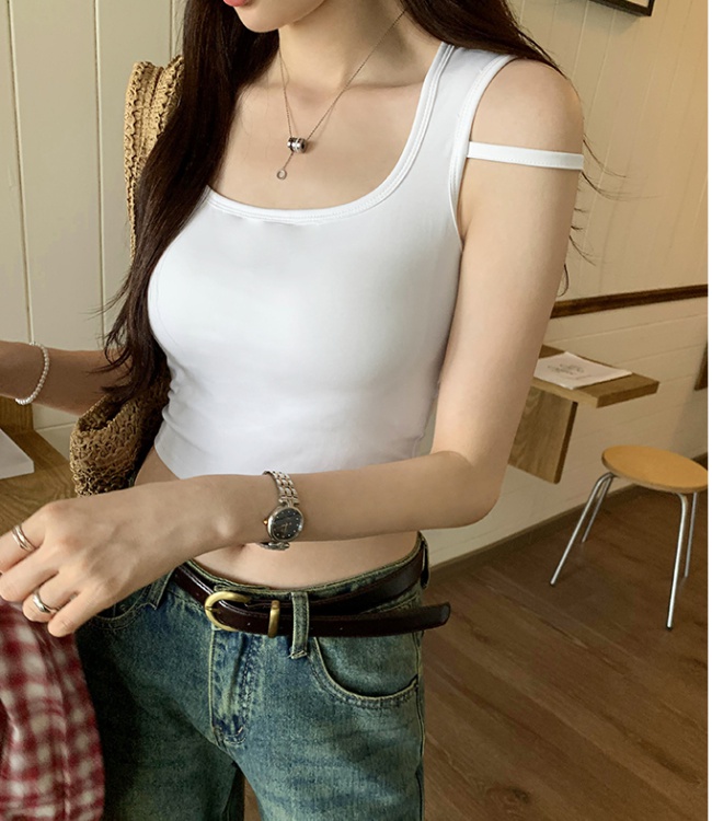 With chest pad tops white vest for women