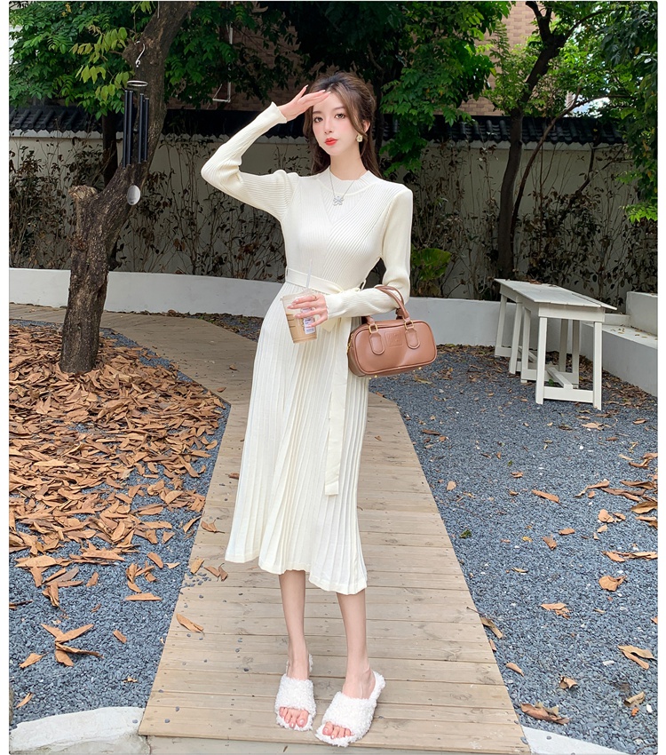 Half high collar knitted pleated dress for women