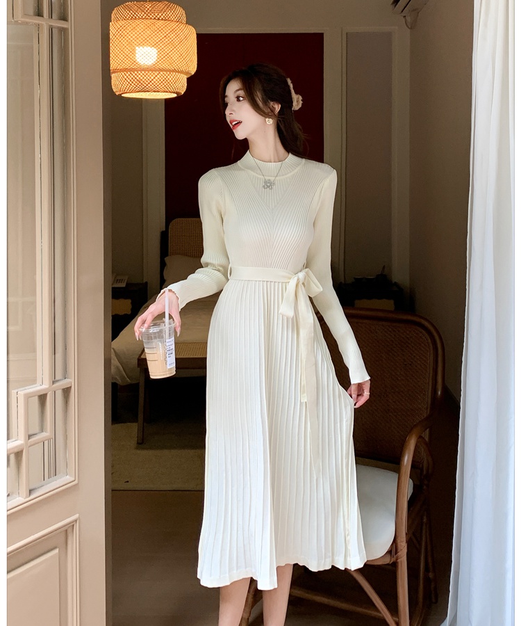 Half high collar knitted pleated dress for women