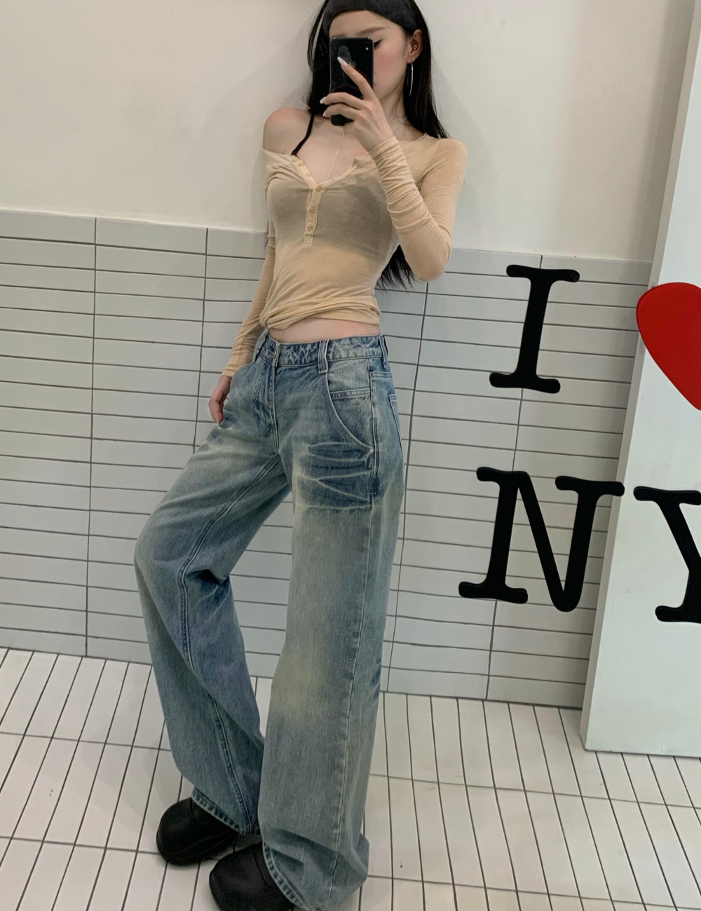 Slim low-waist loose long pants wear white retro jeans