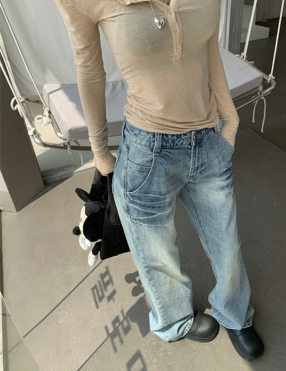 Slim low-waist loose long pants wear white retro jeans