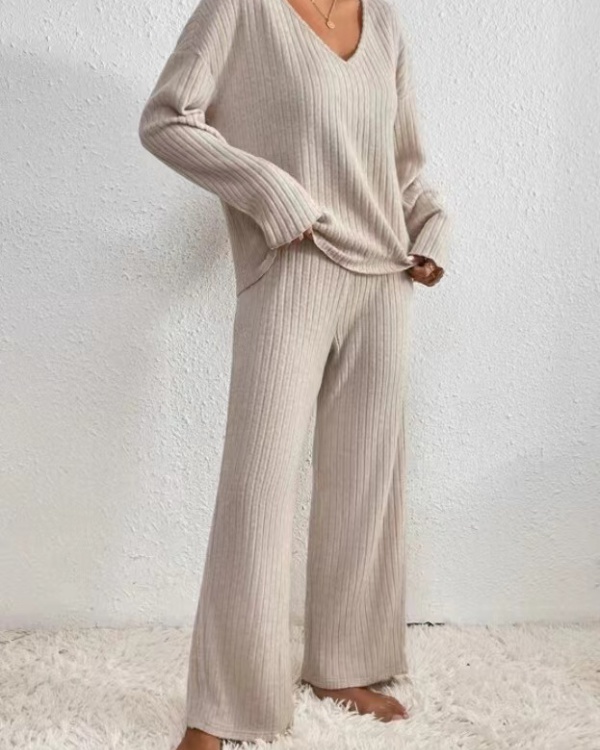 Casual long sleeve loose V-neck sweater a set for women