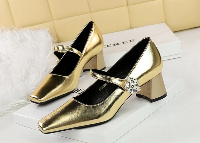 Middle-heel retro low European style shoes for women