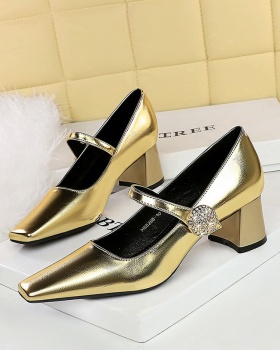 Square head European style low rhinestone buckle shoes