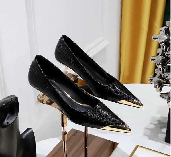 European style middle-heel pointed serpentine shoes