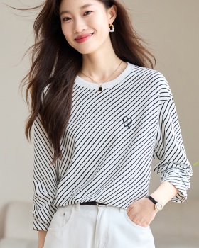 Fashion stripe bottoming T-shirt round neck autumn tops for women