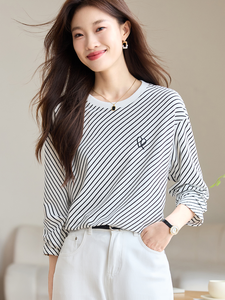 Fashion stripe bottoming T-shirt round neck autumn tops for women