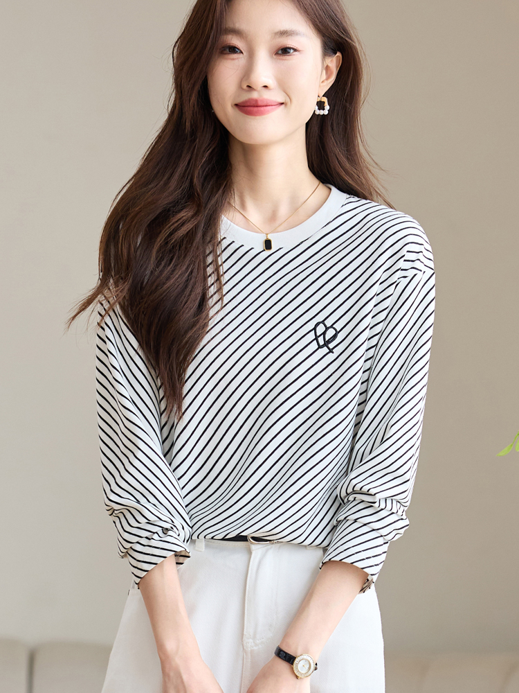 Fashion stripe bottoming T-shirt round neck autumn tops for women